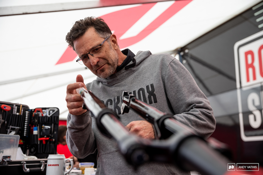 Sram s Todd Anderson on fork duty.