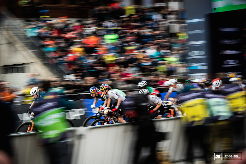 The elite women leave the start line for their first XCO of the season.