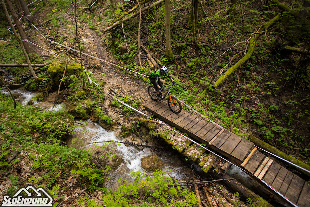 Training at 2023 SloEnduro series round three the SloEnduro Perkmandeljc in Me ica Slovenia. Photo by Matej Lovri .