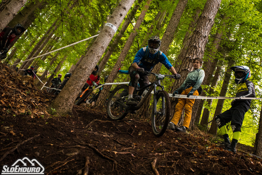 Training at 2023 SloEnduro series round three the SloEnduro Perkmandeljc in Me ica Slovenia. Photo by Matej Lovri .