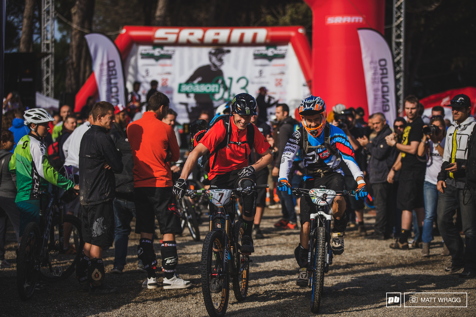 For some reason the organisers thought that pairing long-time DH rivals Nico Vouilloz and Steve Peat together for the race would be a good idea - I m not sure how close the pair ever when they were racing... That said I would love to know what those two were chatting about.