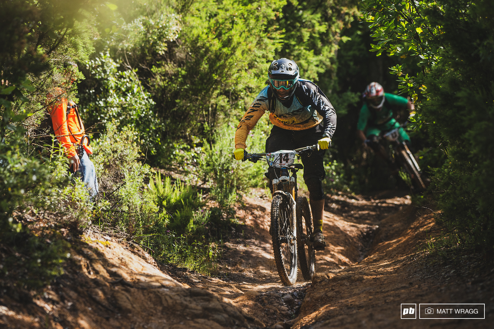 How the race was won. There was a lot of talk about the spirit of enduro in these early days. The idea that enduro was friendly easier-going affair... Most people showed up on the race weekend practiced and raced. Fabien read the rules closely. Back in those days Superenduro made the courses public well ahead of the races so people to encourage more people to visit the location as they understood that driving tourism was the cornerstone to their business. After looking at the profile he realised that the race could be won on the longest stage Rock-Ok so came down before the race to learn that track by heart because the rules said that was allowed. The result Well that s Greg Minnaar in the background who he overtook on track.