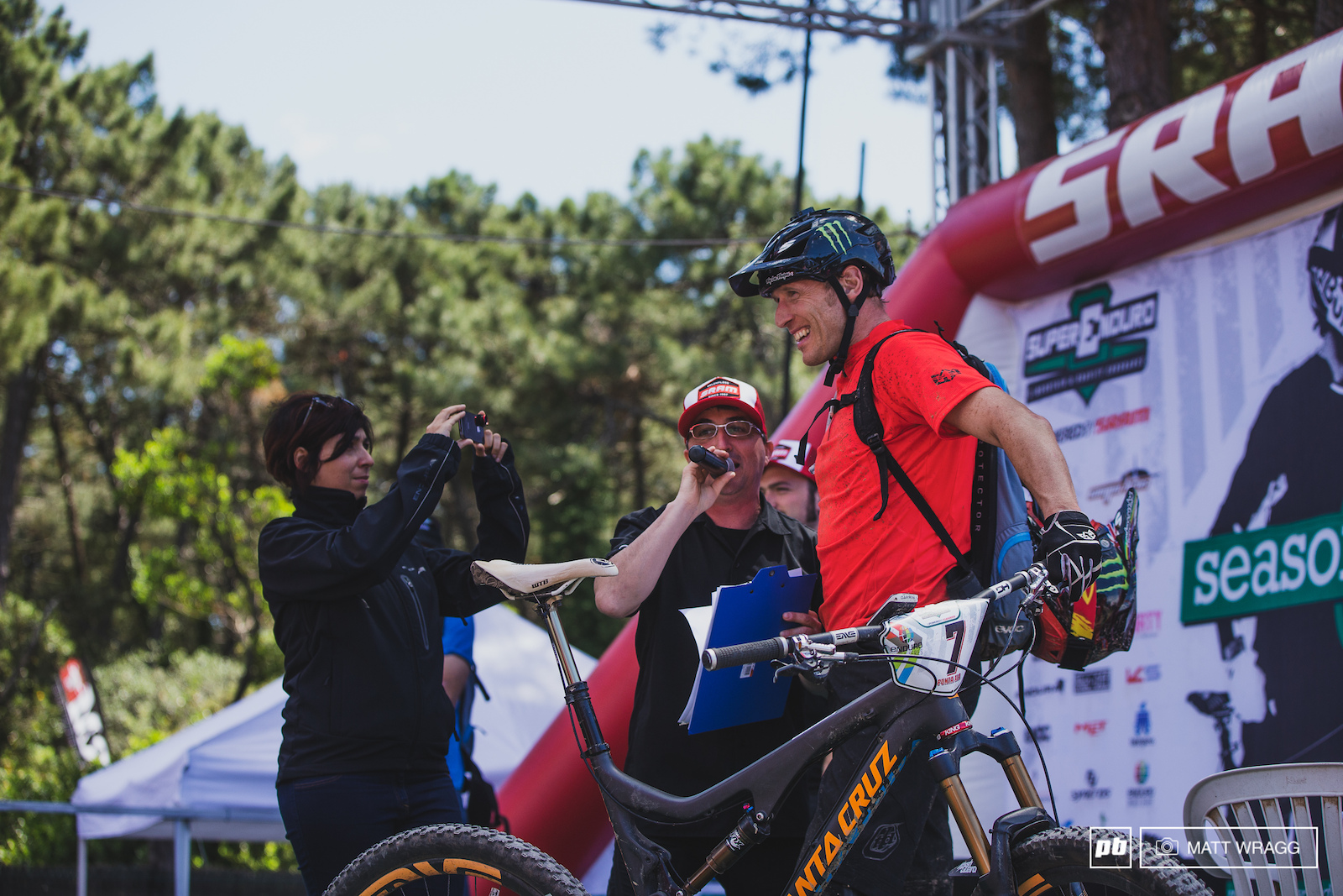 Steve Peat soaks in the post-race interview. Of all the downhillers it is a shame Steve never really got into racing enduro as the talk at the time was that he was scary fast as an on-sight racer and could do seriosuly well if he committed to it.