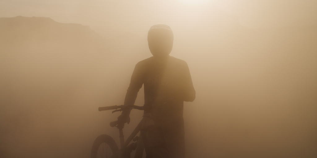 Framegrab from Yeti Cycles Dust to Dust