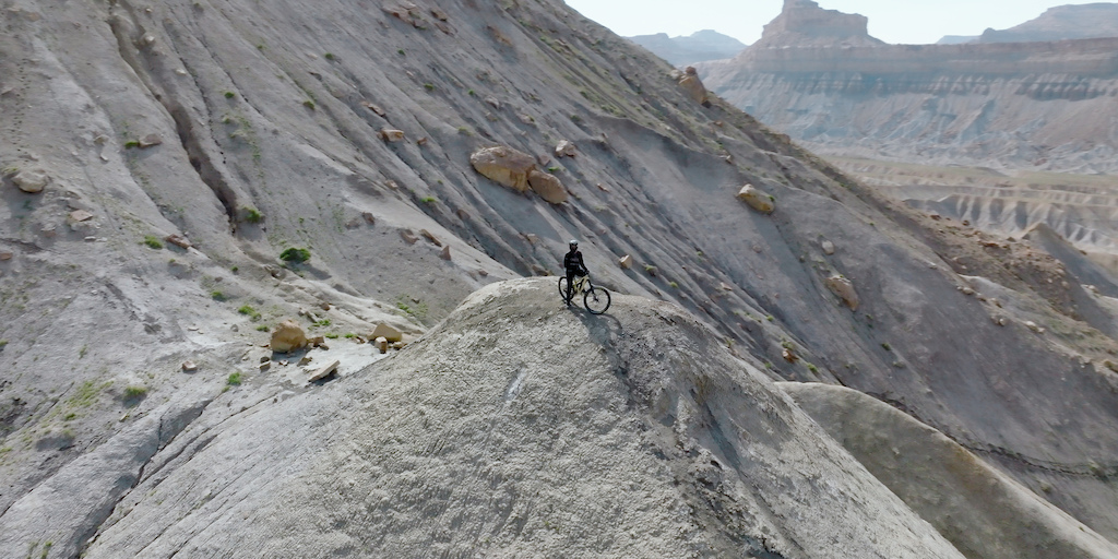 Framegrab from Yeti Cycles Dust to Dust