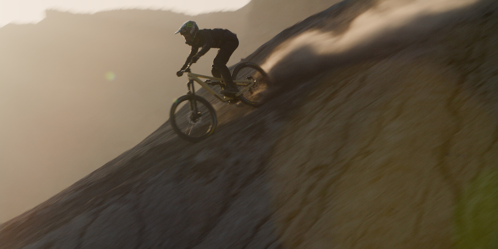 Framegrab from Yeti Cycles Dust to Dust