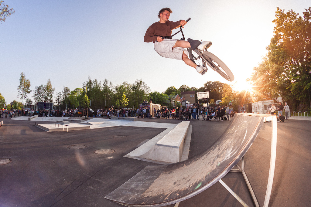 The first event at the Butcher Jam was a Street Contest on Friday evening. Jan Bisanz with a Lookdown to Fakie.