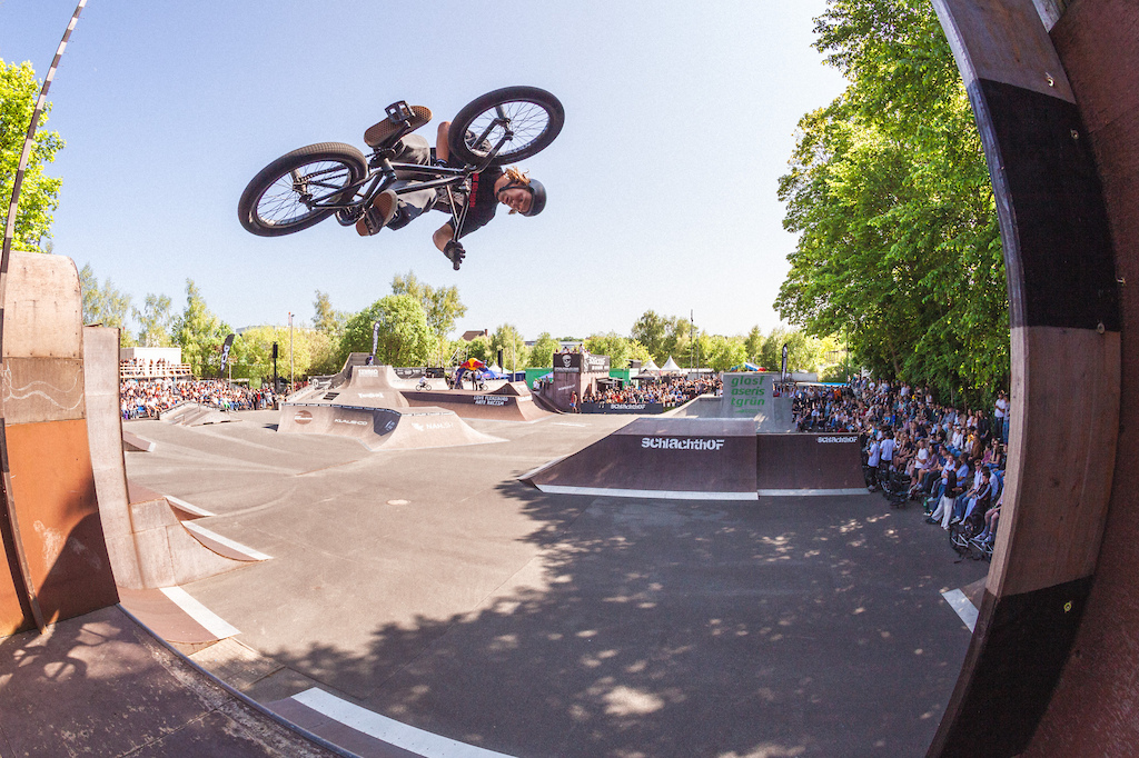 Paul Thoelen with a massive air.