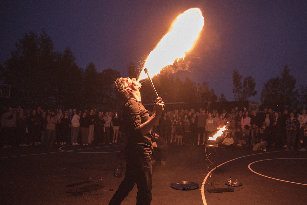 At the end of Saturday there was a small fire show.