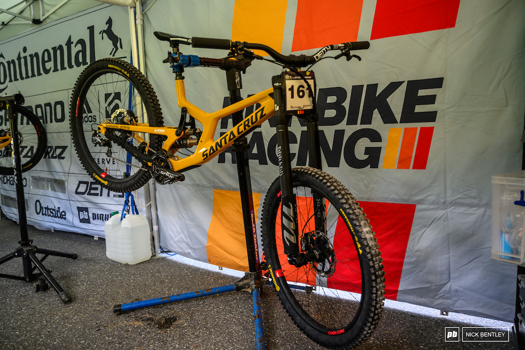 Fresh suspension this year up front to for Pinkbike Racing this year they will be running the Manitou Dorado