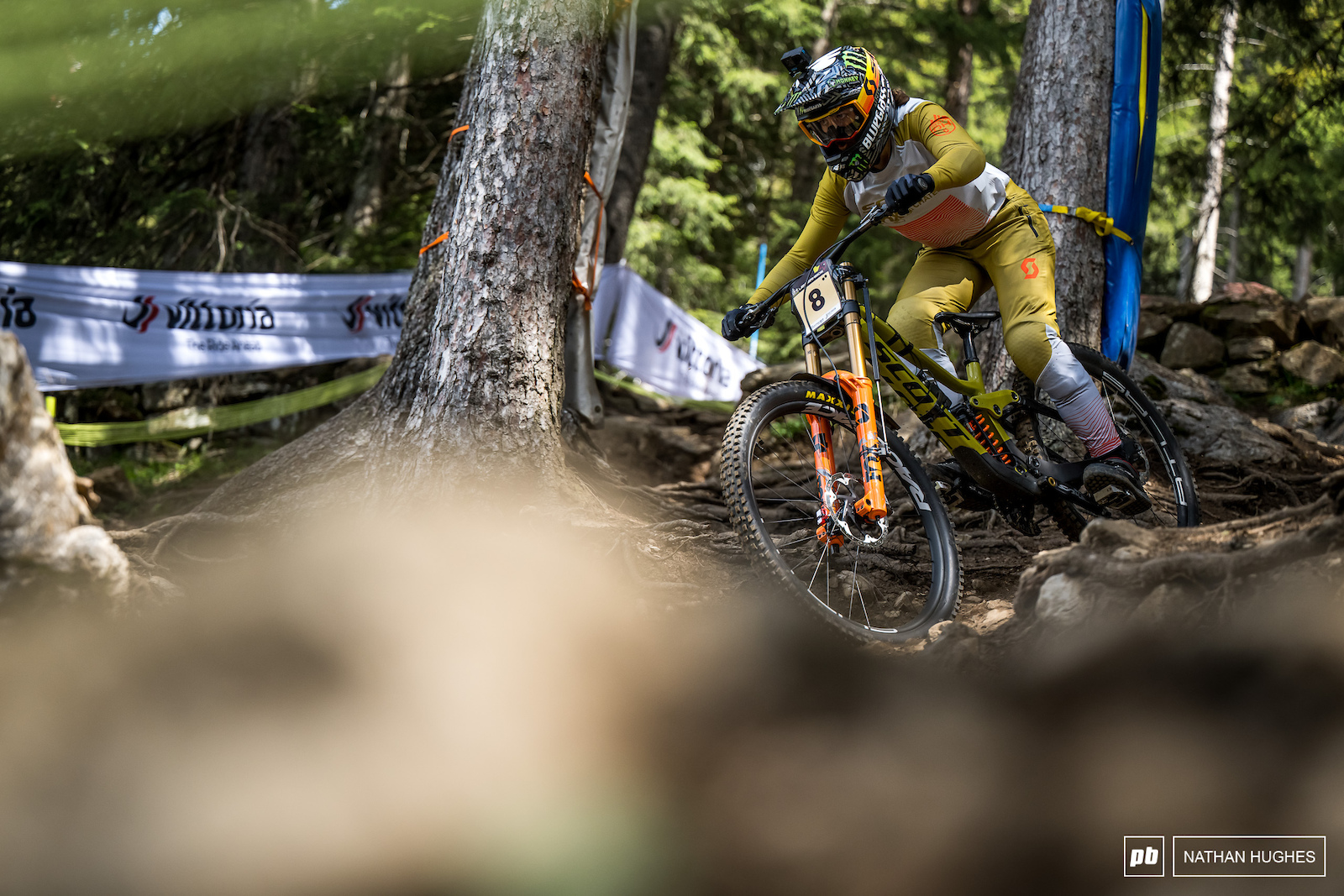 Marine Cabirou tucking into the wall section.