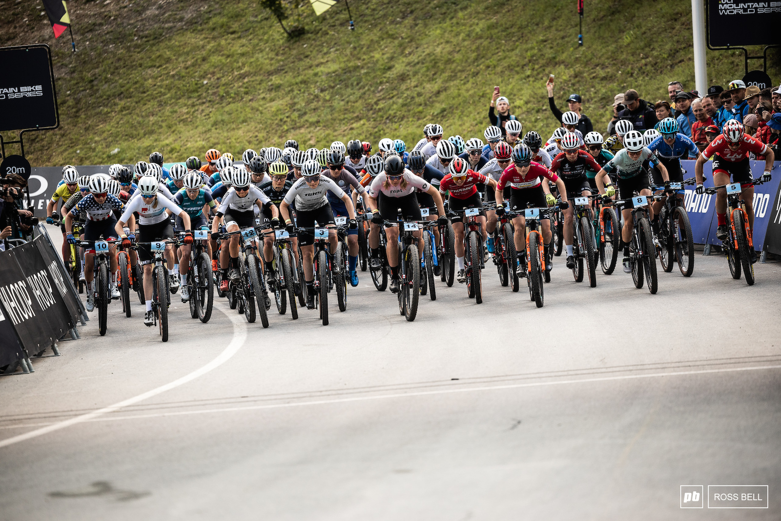 The U23 women kick off the racing action early on Sunday morning.