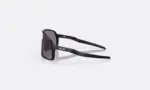 ÓCULOS OAKLEY SUTRO S LENTES PRIZM GREY, ARMAÇÃO MATTE BLACK OO9462-0728 - Imagem 3