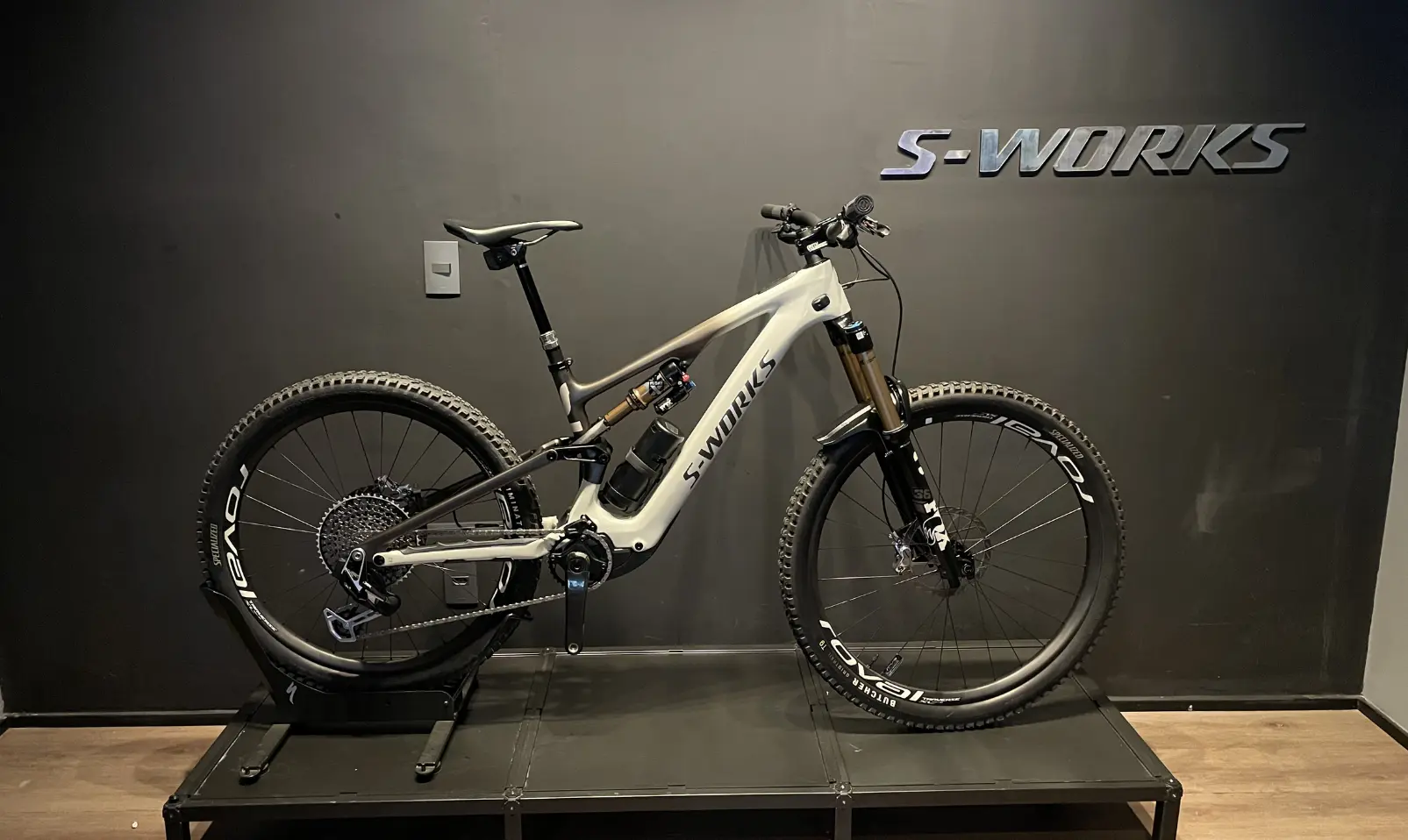 banner para cadastrar prsodutos - 2026-04-16T151401.185 BICICLETA S-WORKS LEVO SL 2 - Imagem 1